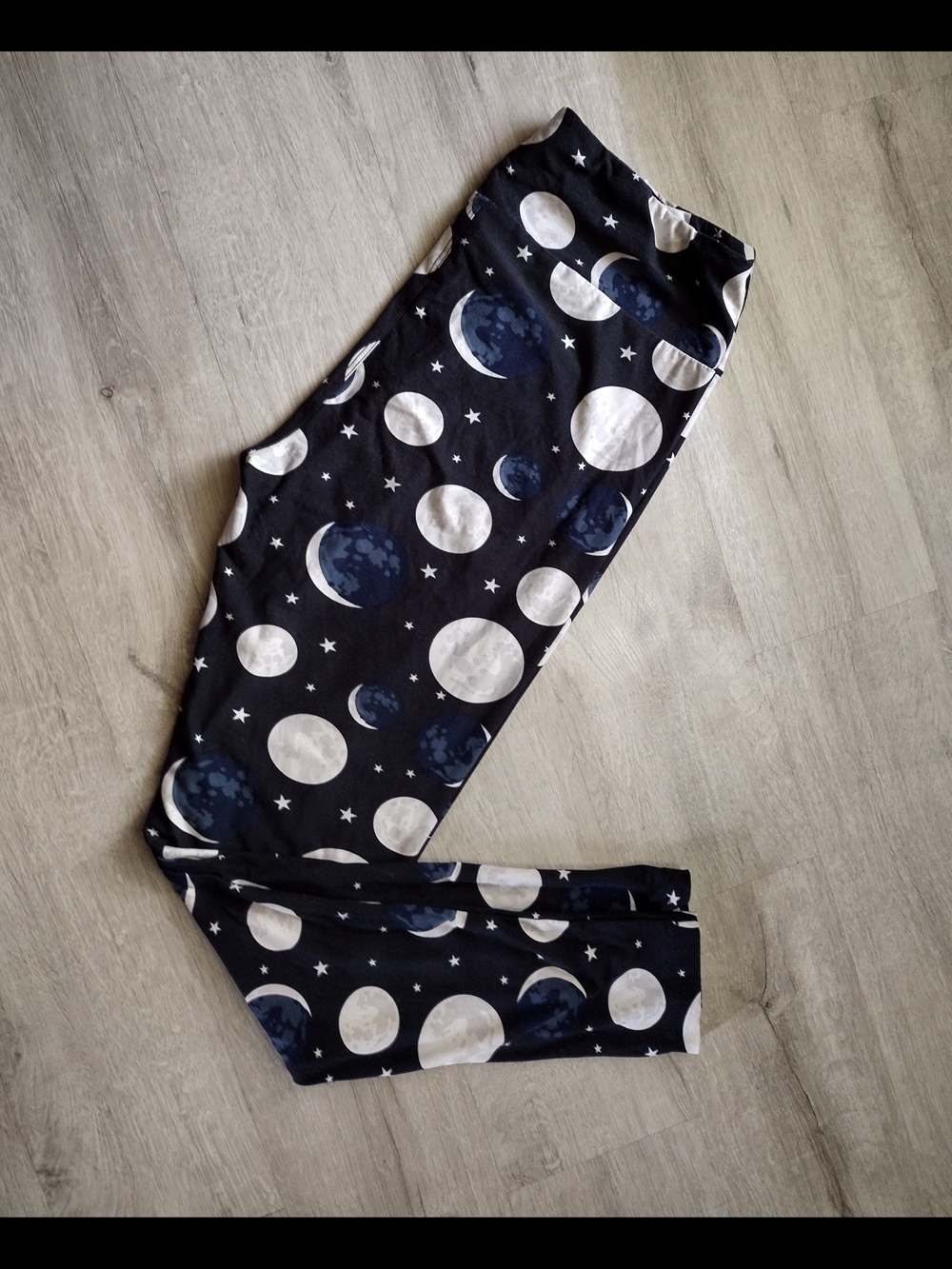 LuLaRoe Black Moon & Star Print Leggings
